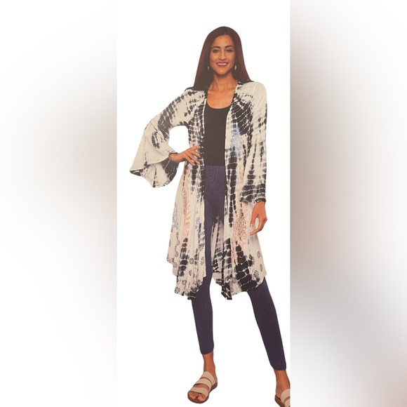 NWT.   Onesize cardigan by Sacred Threads.    CL/GR12.   222436 - Picture 2 of 2